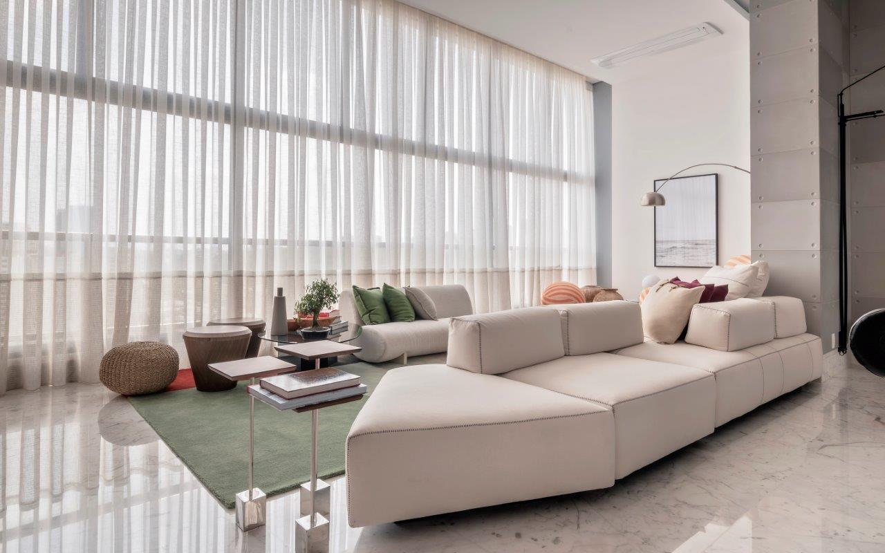 Duplex de 350 m² combina modernidade e aconchego para jovem família paulistana