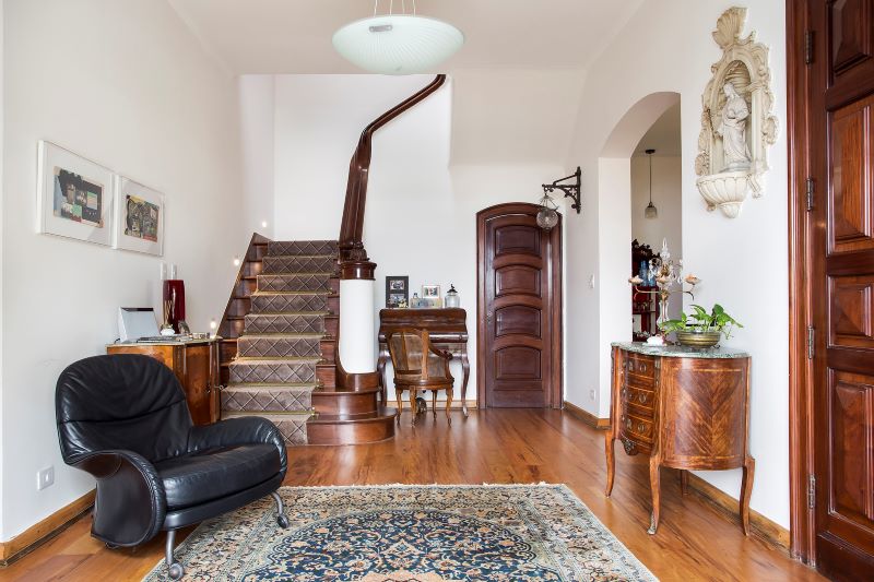 Conceito wabi-sabi invade sobrado de 350m²