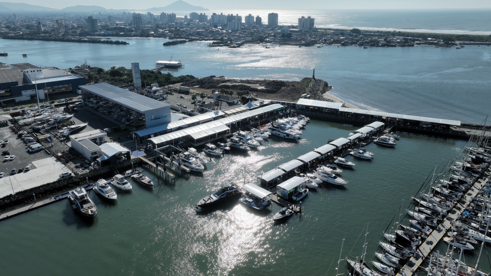 Maior evento náutico do Sul do Brasil começa hoje (03) com mais de 60 barcos para visitação e atrações para toda a família