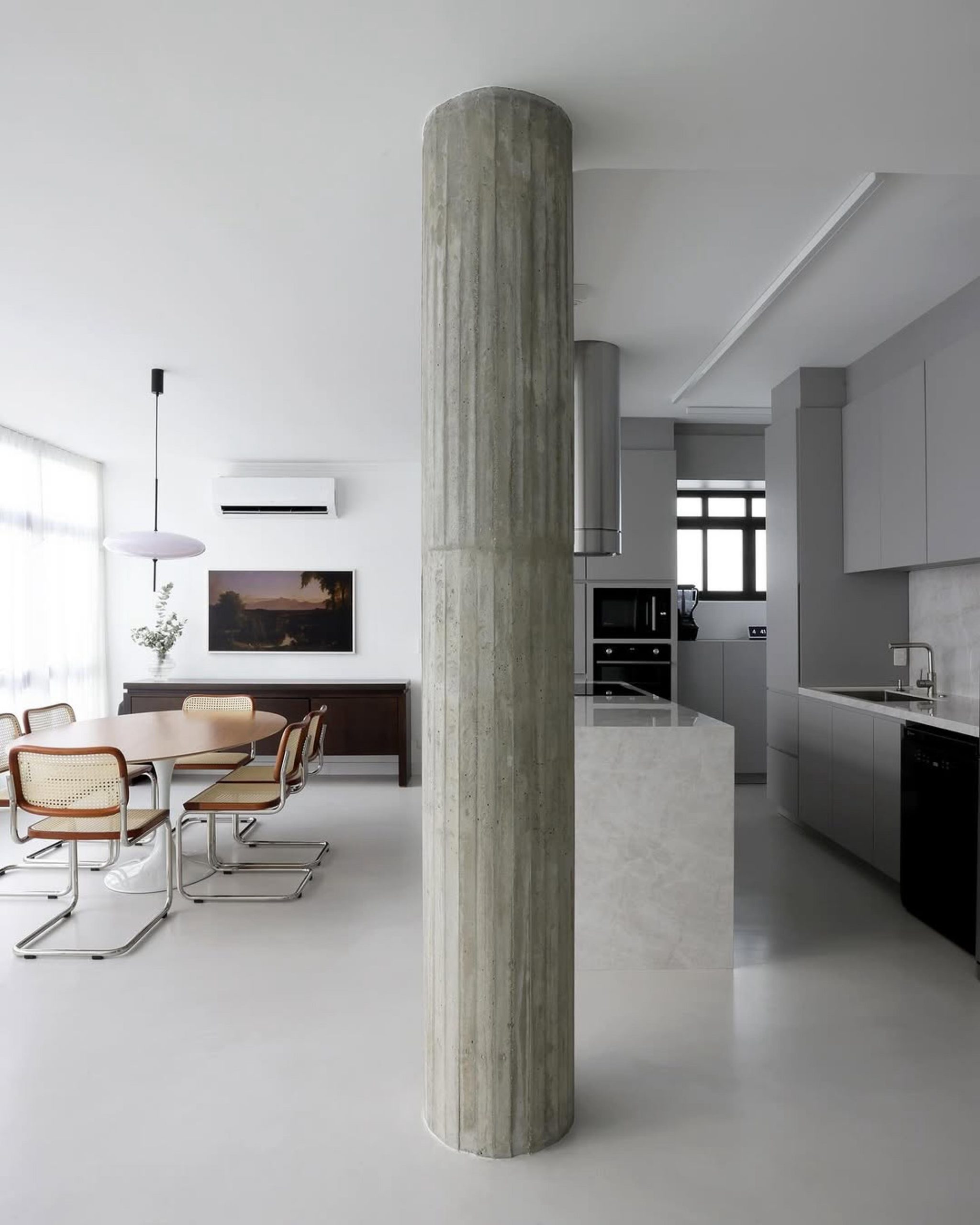 Apartamento em Higienópolis ganha piso monolítico sofisticado