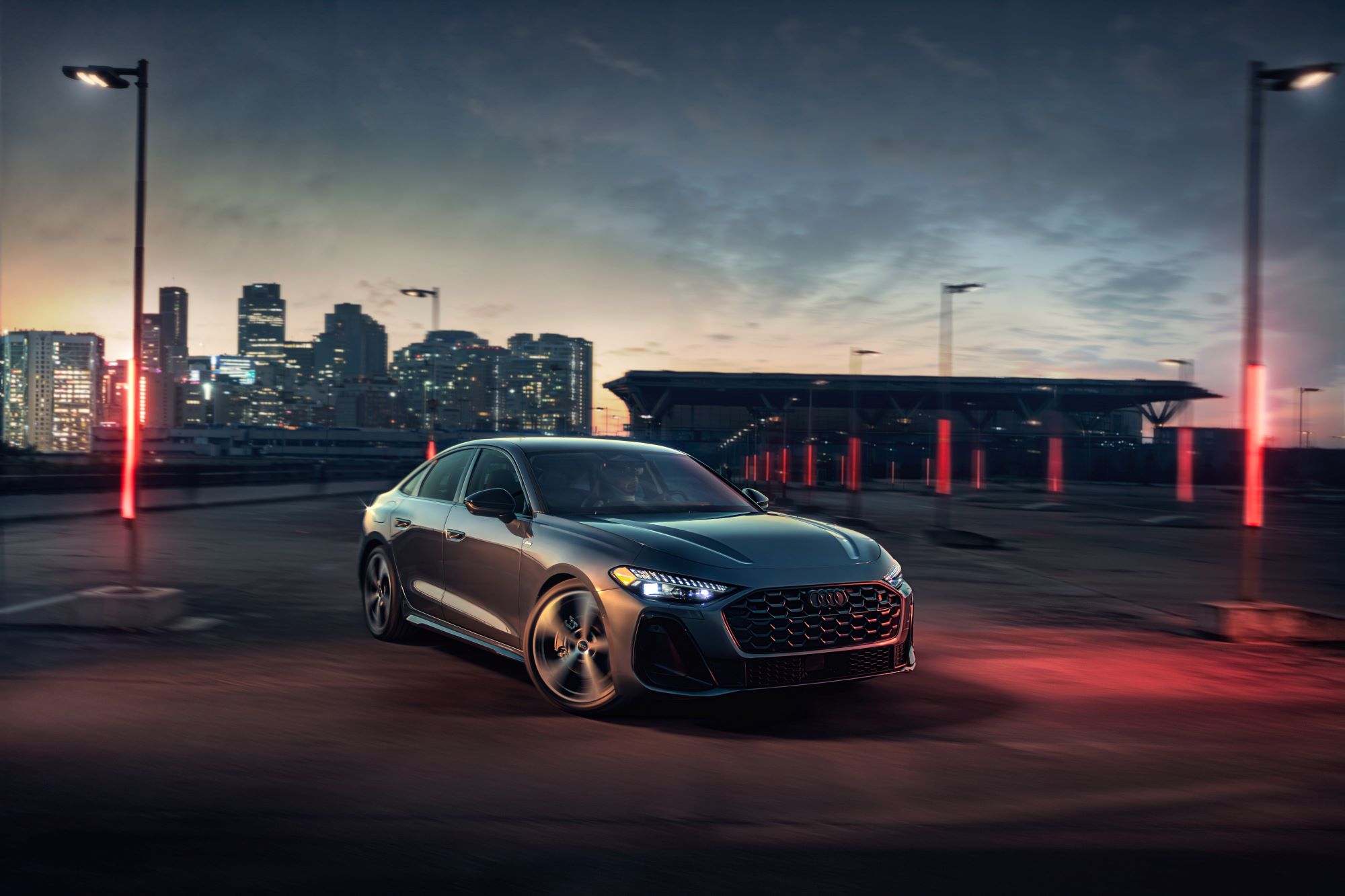 Audi revela o novo A5 Sedan em noite marcada por shows e experiências imersivas no Museu do Amanhã