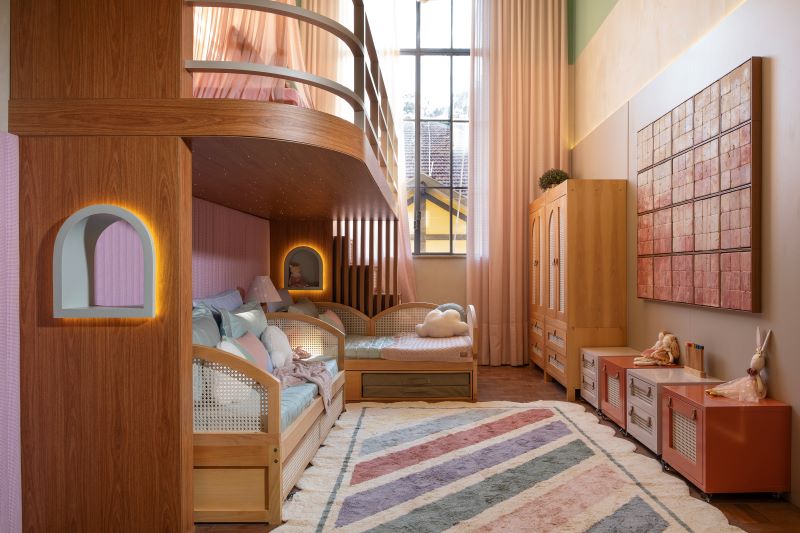 Nas nuvens, com os pés no chão: Marta Martins apresenta quarto infantil que cultiva o afeto e a imaginação na CASACOR SP