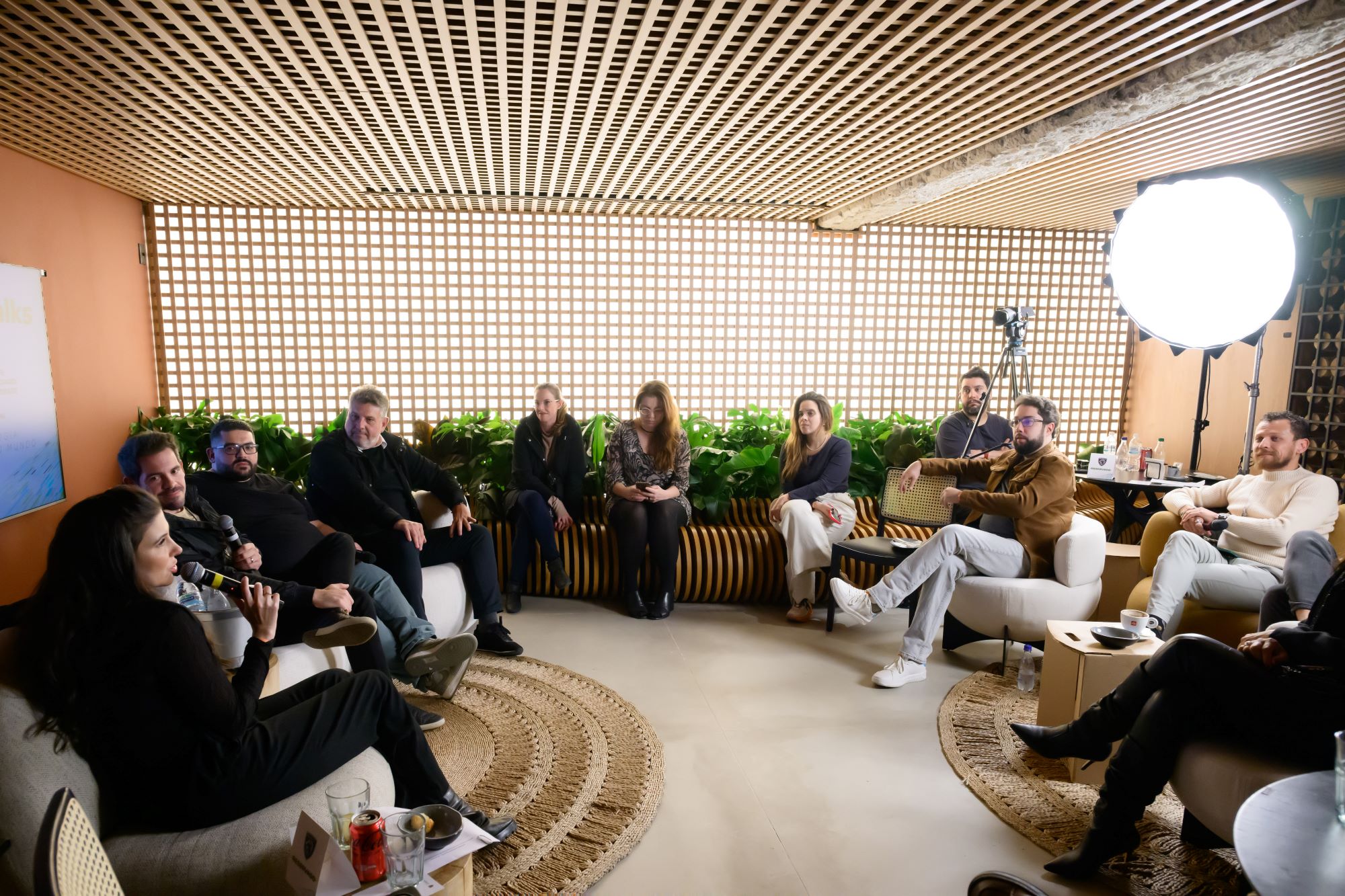Peugeot promove conversa sobre design e tecnologia na CASACOR 2025
