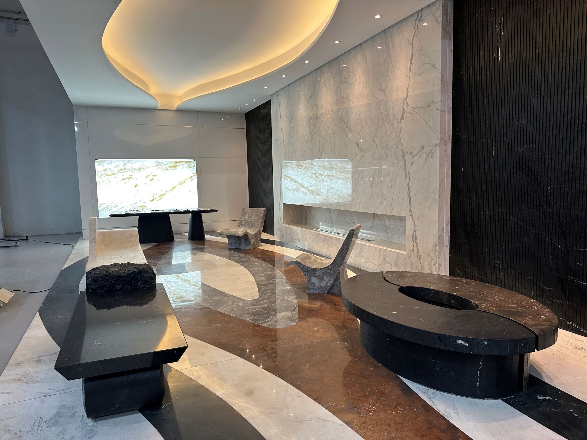 Arquitetos participam de encontro exclusivo na Gramarcal, com representante da marca italiana Infinity