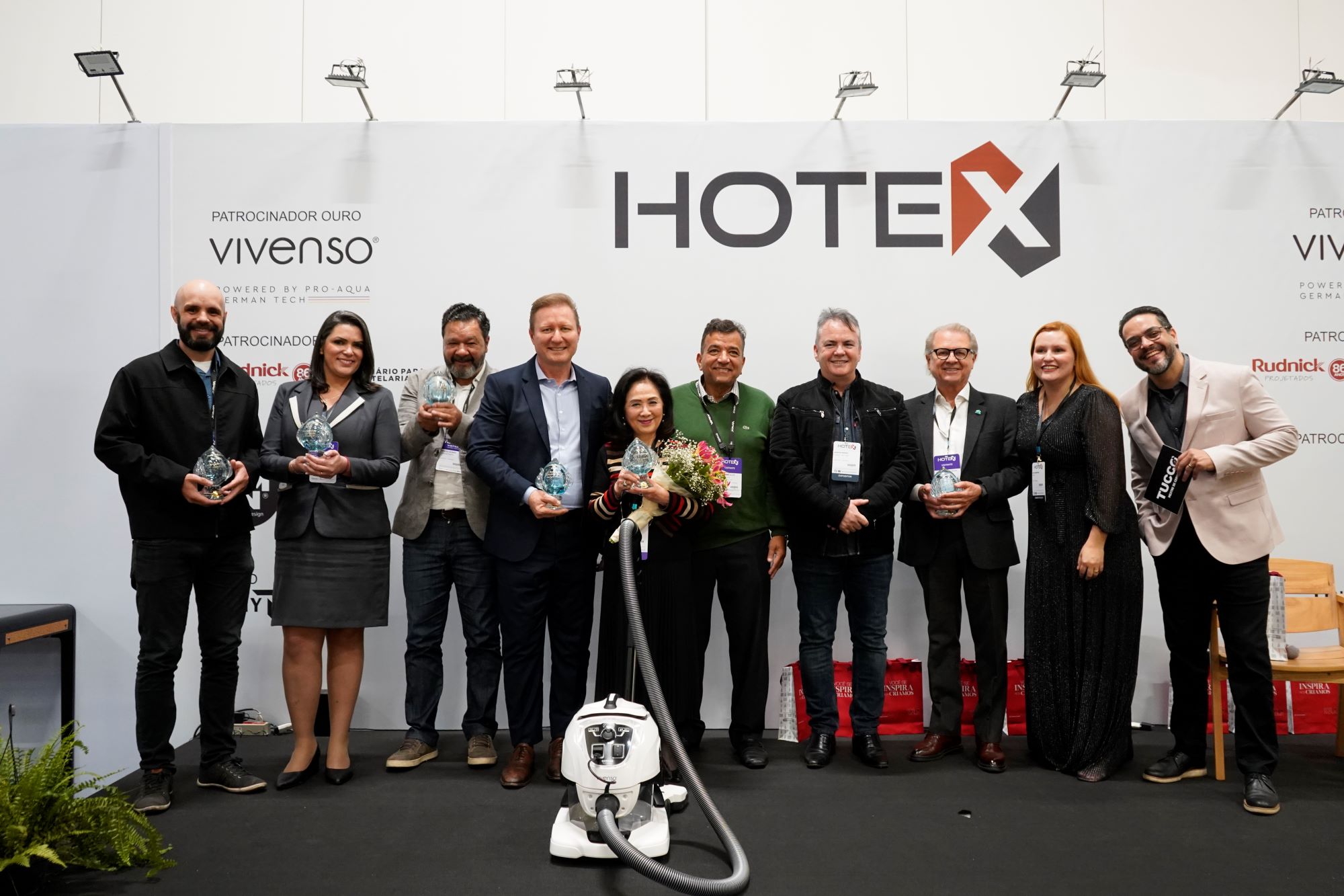 Chieko Aoki debate crescimento da hotelaria e liderança feminina na Hotex 2025
