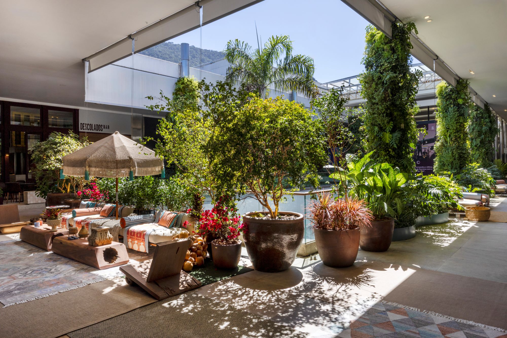 A paisagista Ana Veras assina rooftop tropical na 34ª edição da CASACOR Rio