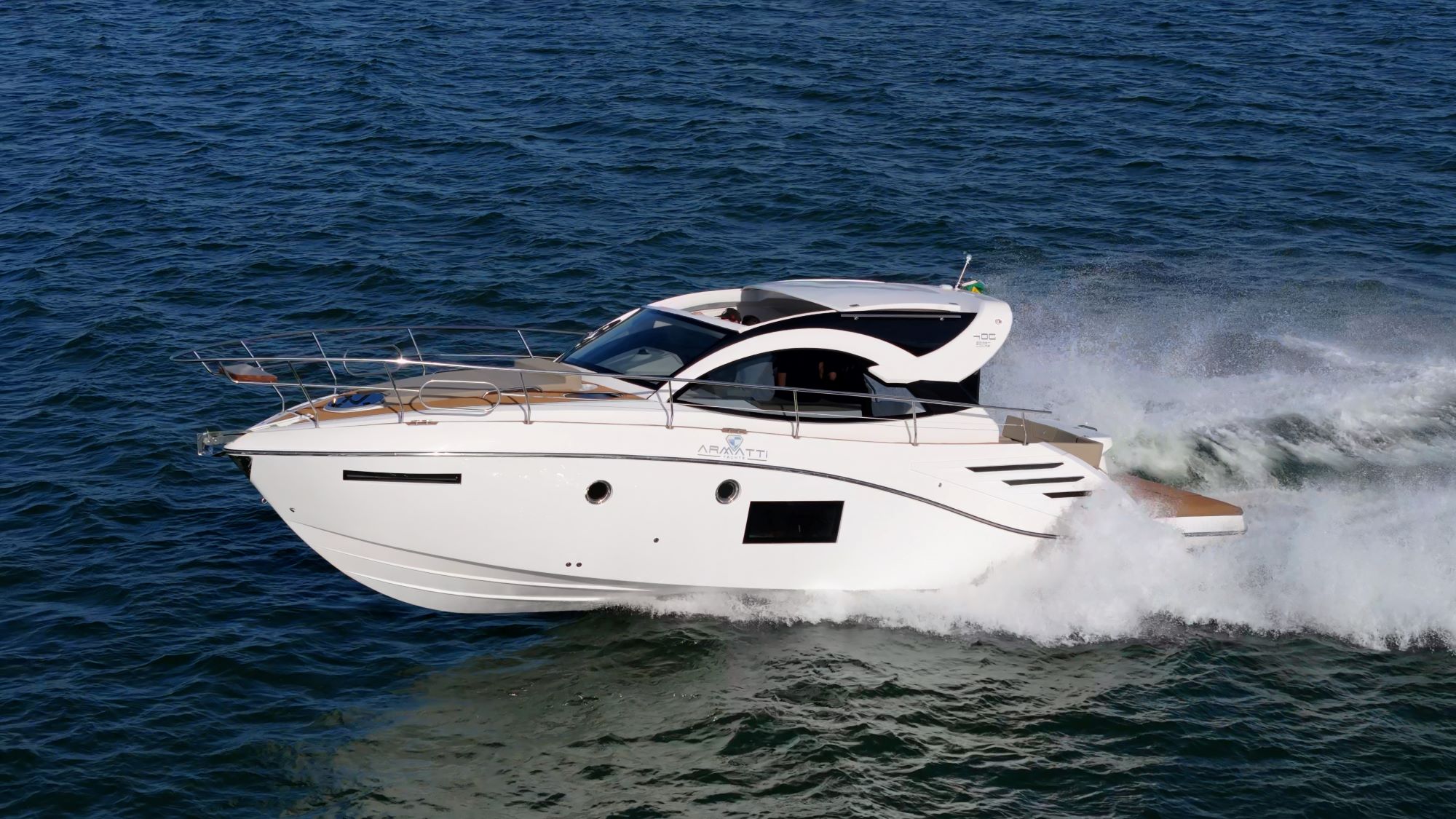 Estreia dupla: Armatti Yachts apresenta 400 Sport Coupé e 310 Spyder no São Paulo Boat Show