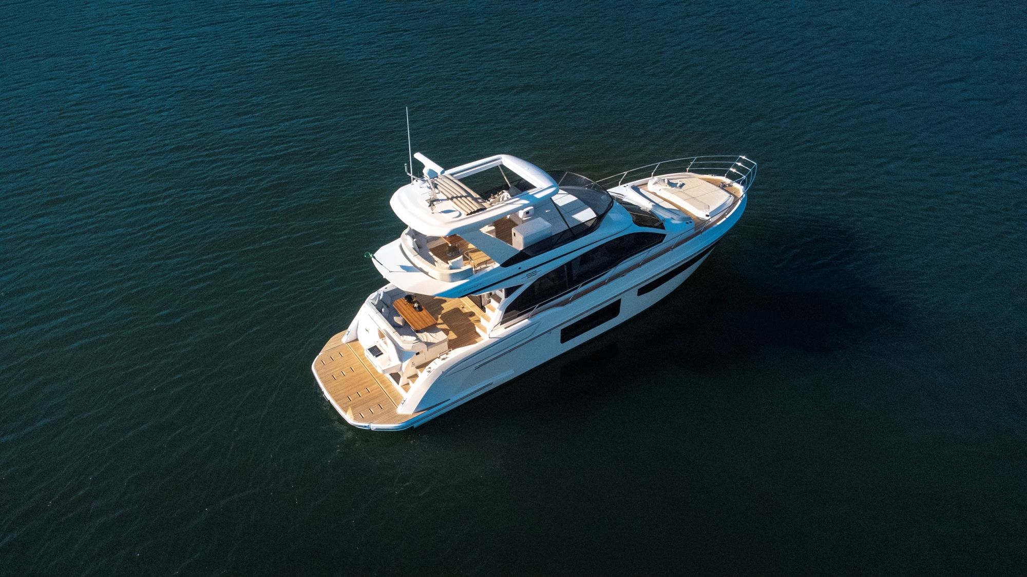 Conheça por dentro o iate mais luxuoso do São Paulo Boat Show