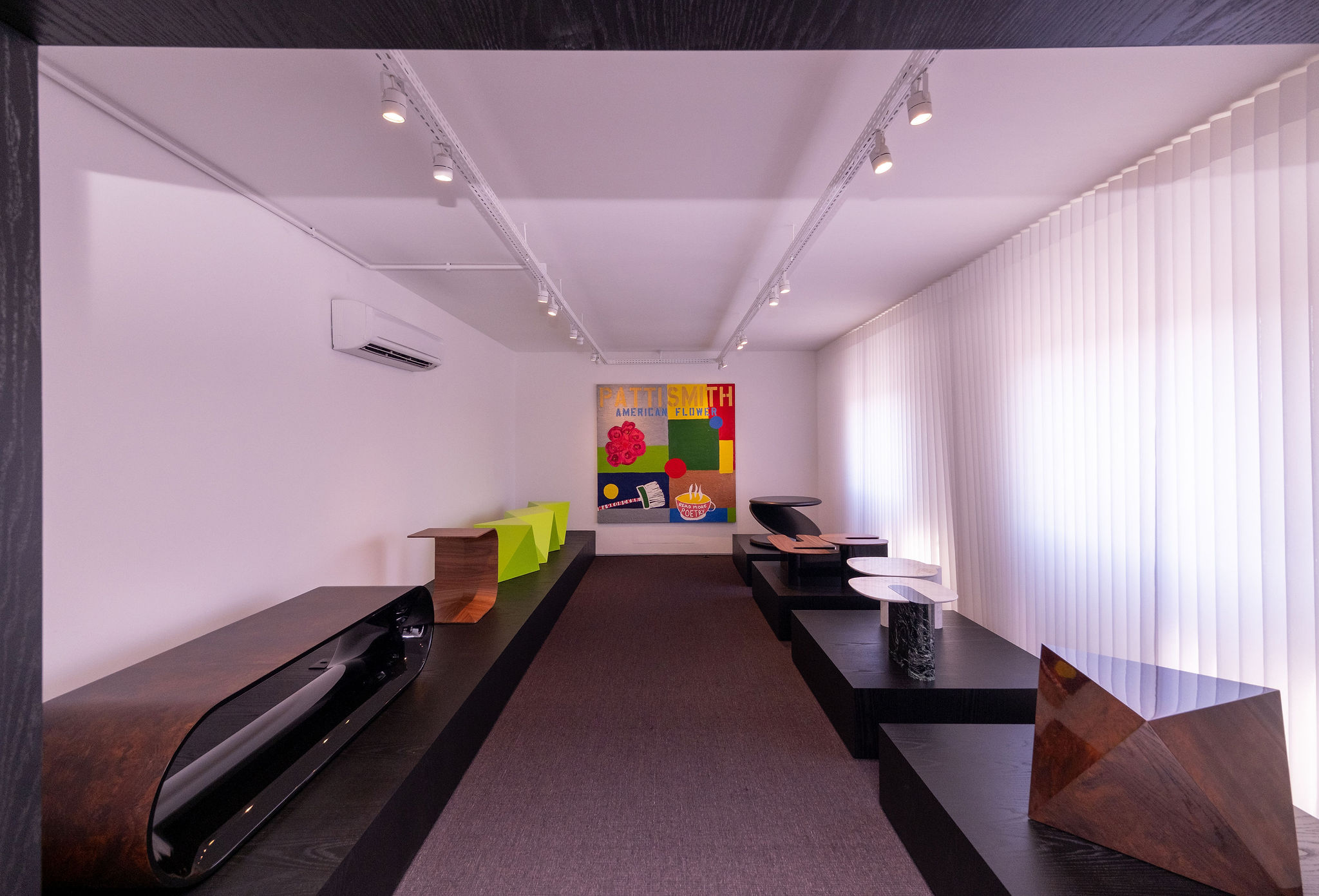 Studio DIEEDRO inaugura em São Paulo com peças icônicas e inéditas de Jayme Bernardo