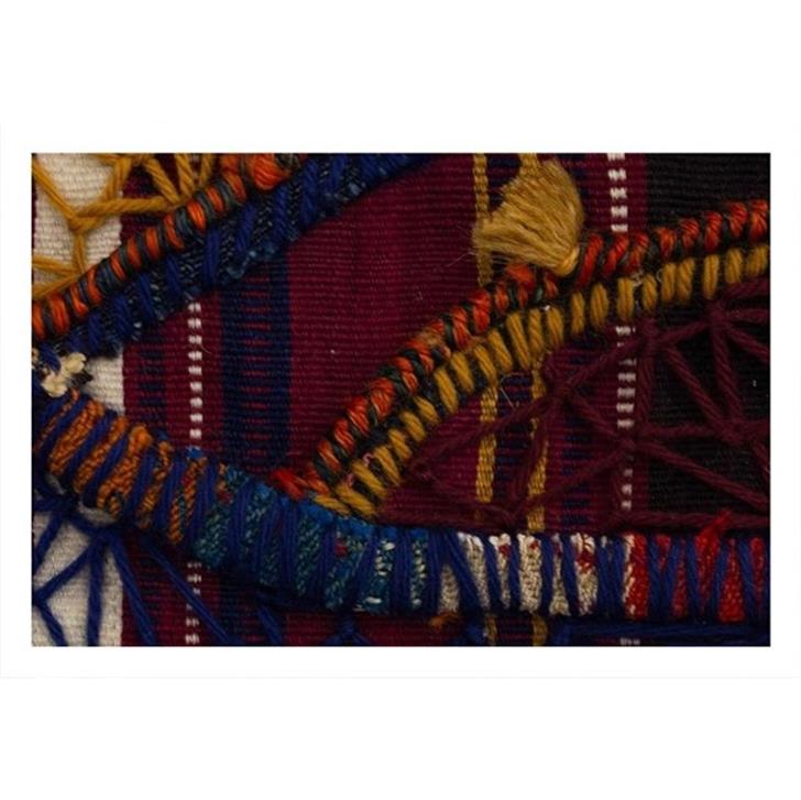 by Kamy apresenta tapeçarias com bordados feitos à mão