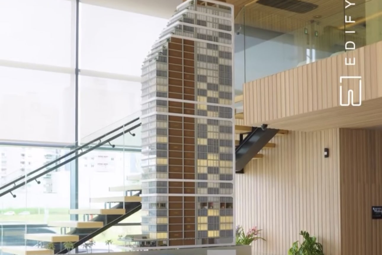 Edifício de alto luxo no Sul do Brasil traz experiência interativa com maquete de 3,8 metros de altura
