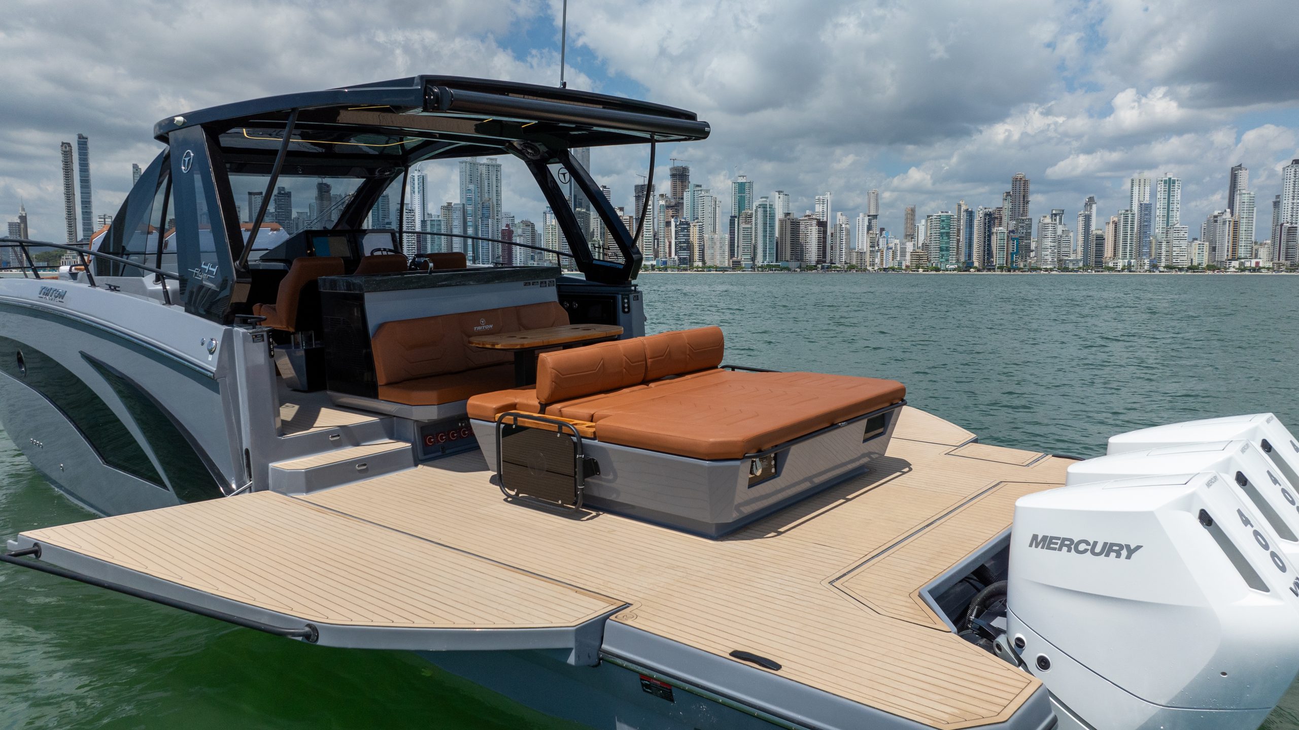 Engenharia de “casas flutuantes” da brasileira Triton Yachts atrai consumidores do mercado global