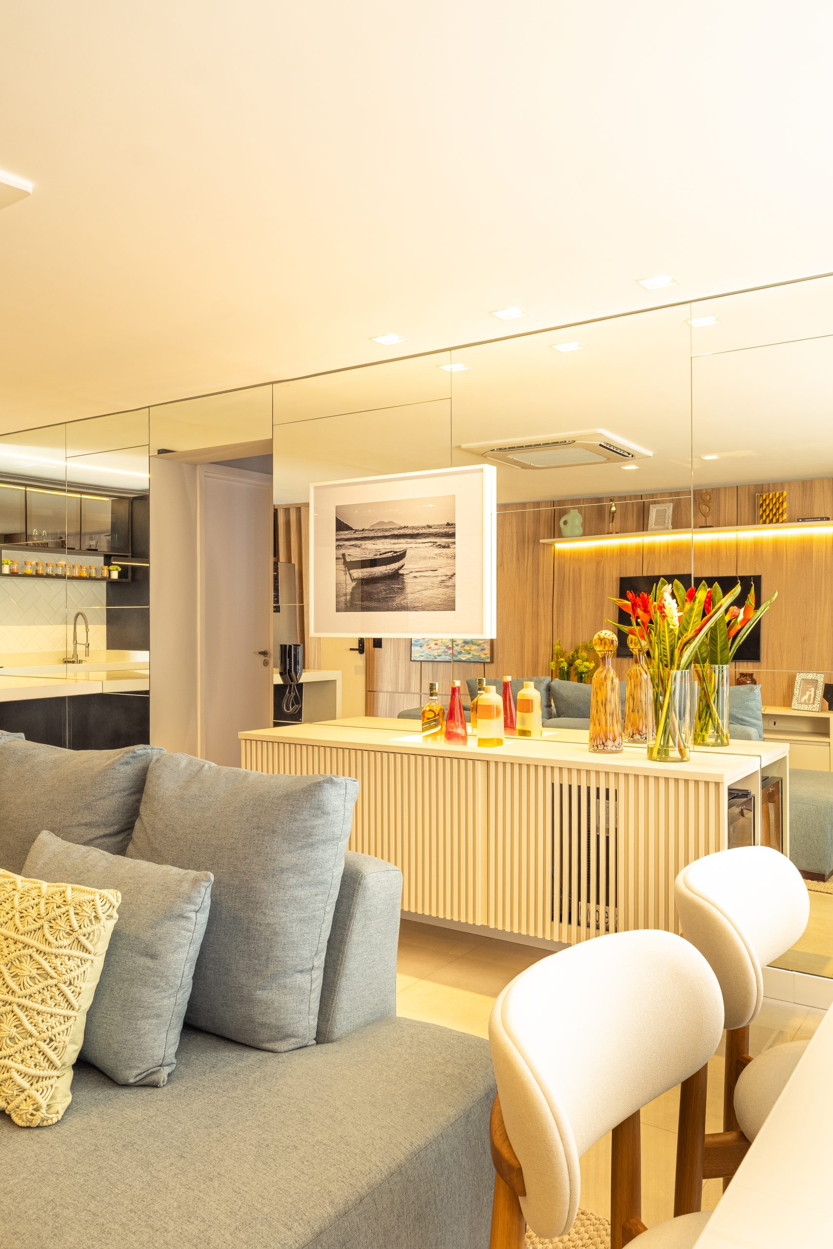 integração e escolhas estratégicas renovam apartamento de 95 m² 