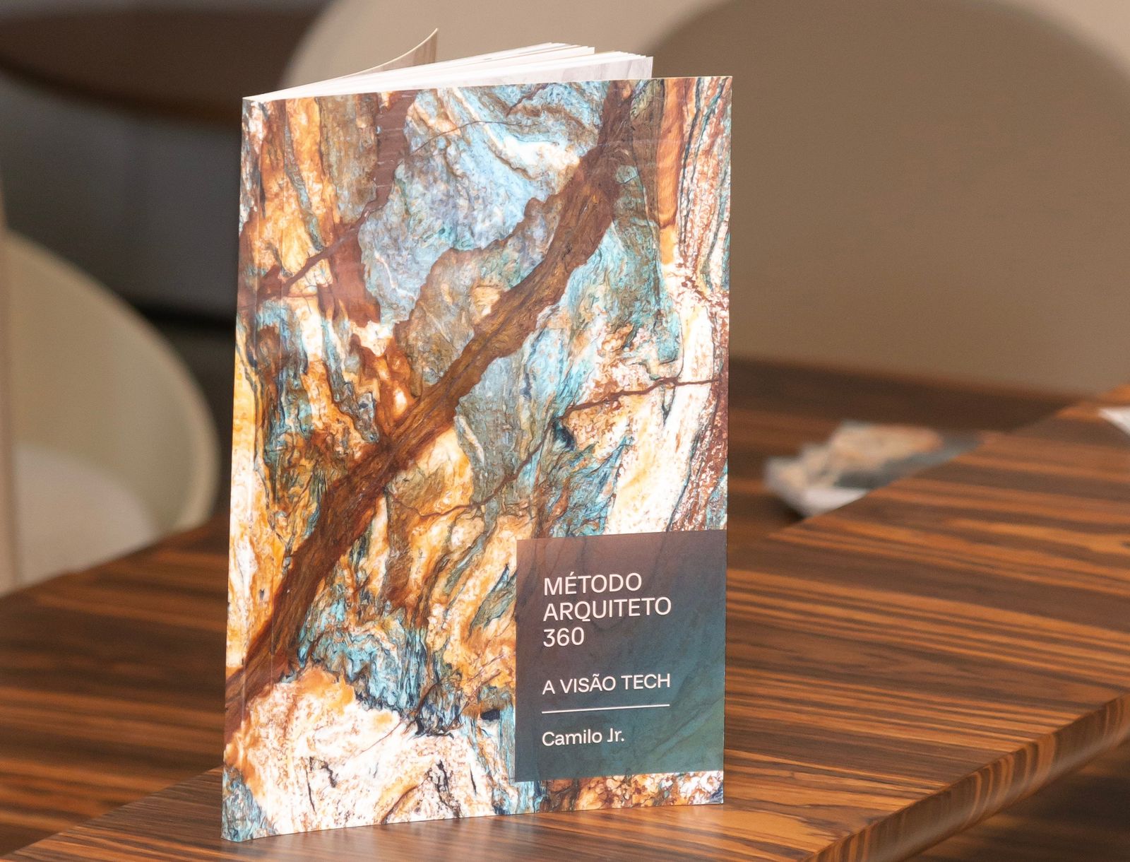 Arquiteto Camilo Junior lança o livro “Método Arquiteto 360: A Visão Tech” e se prepara para sua estreia na CASACOR São Paulo