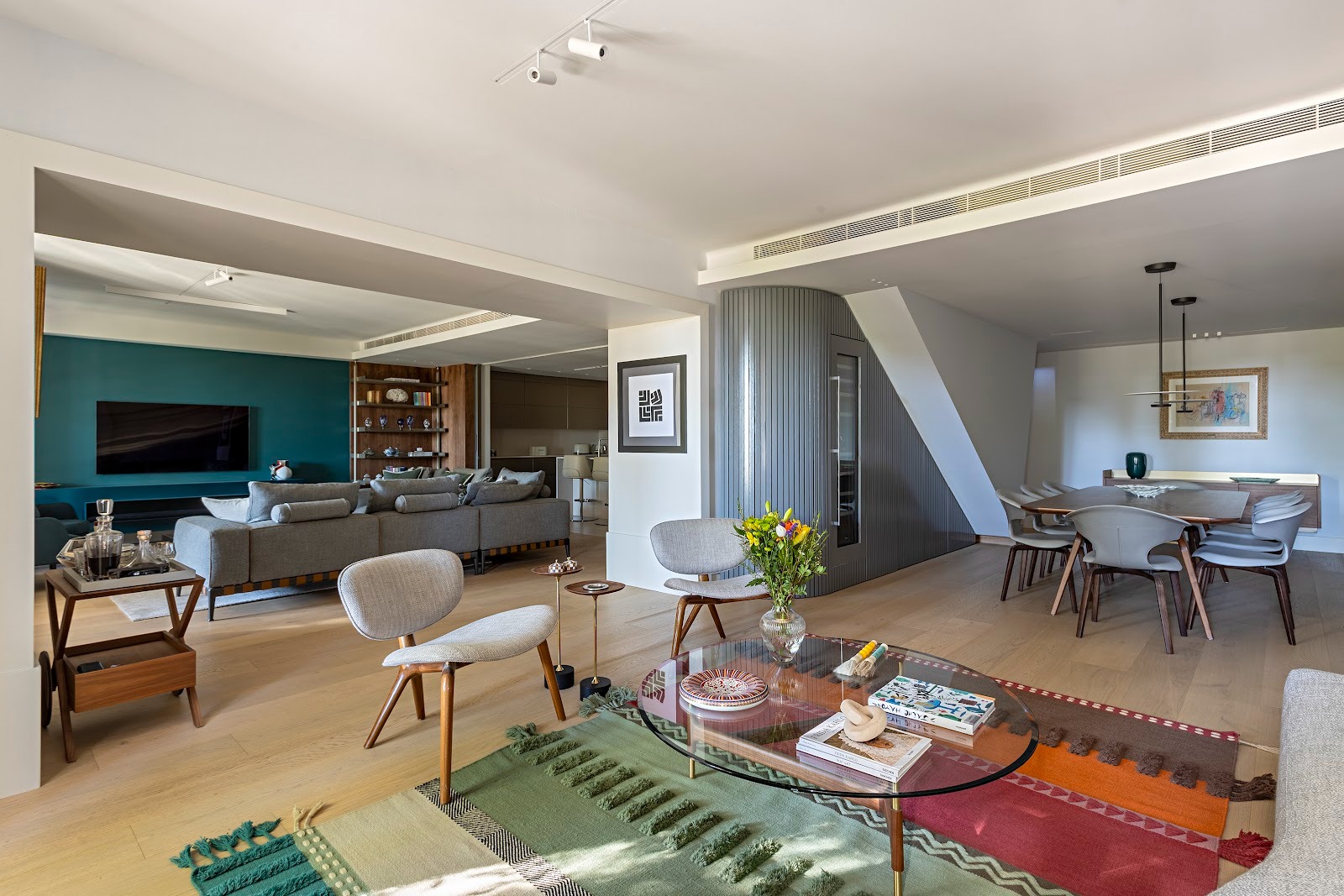 PALACETE CONTEMPORÂNEO NO CAMPO DE OURIQUE EM LISBOA