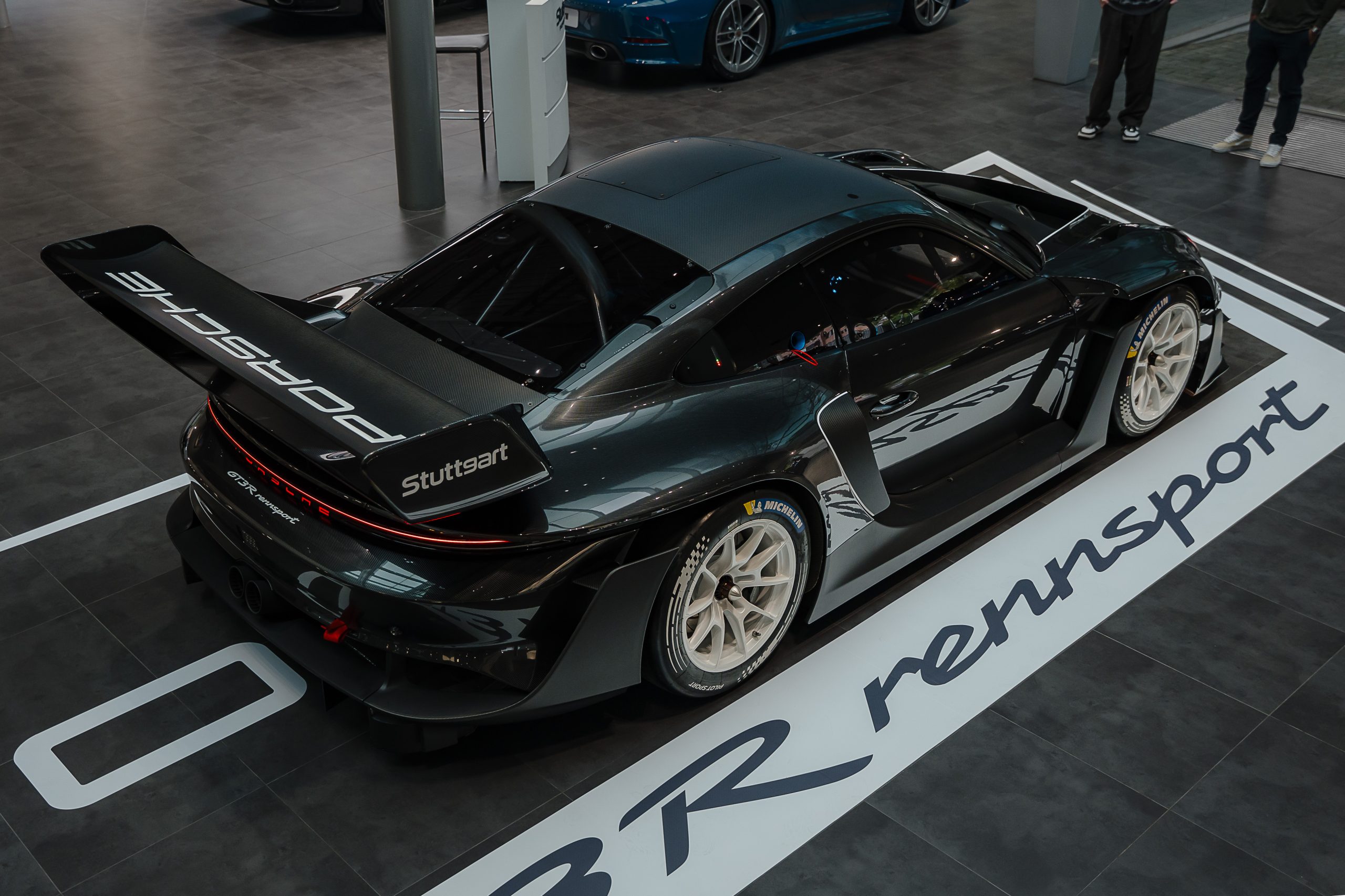 Stuttgart expõe o único Porsche 911 GT3 R Rennsport destinado à América Latina